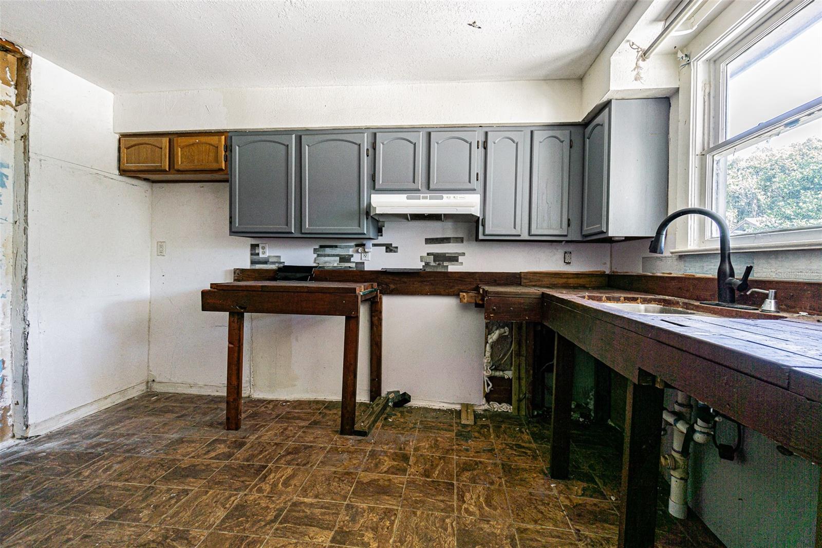 8719 N OLA AVE, TAMPA, FL, 33604