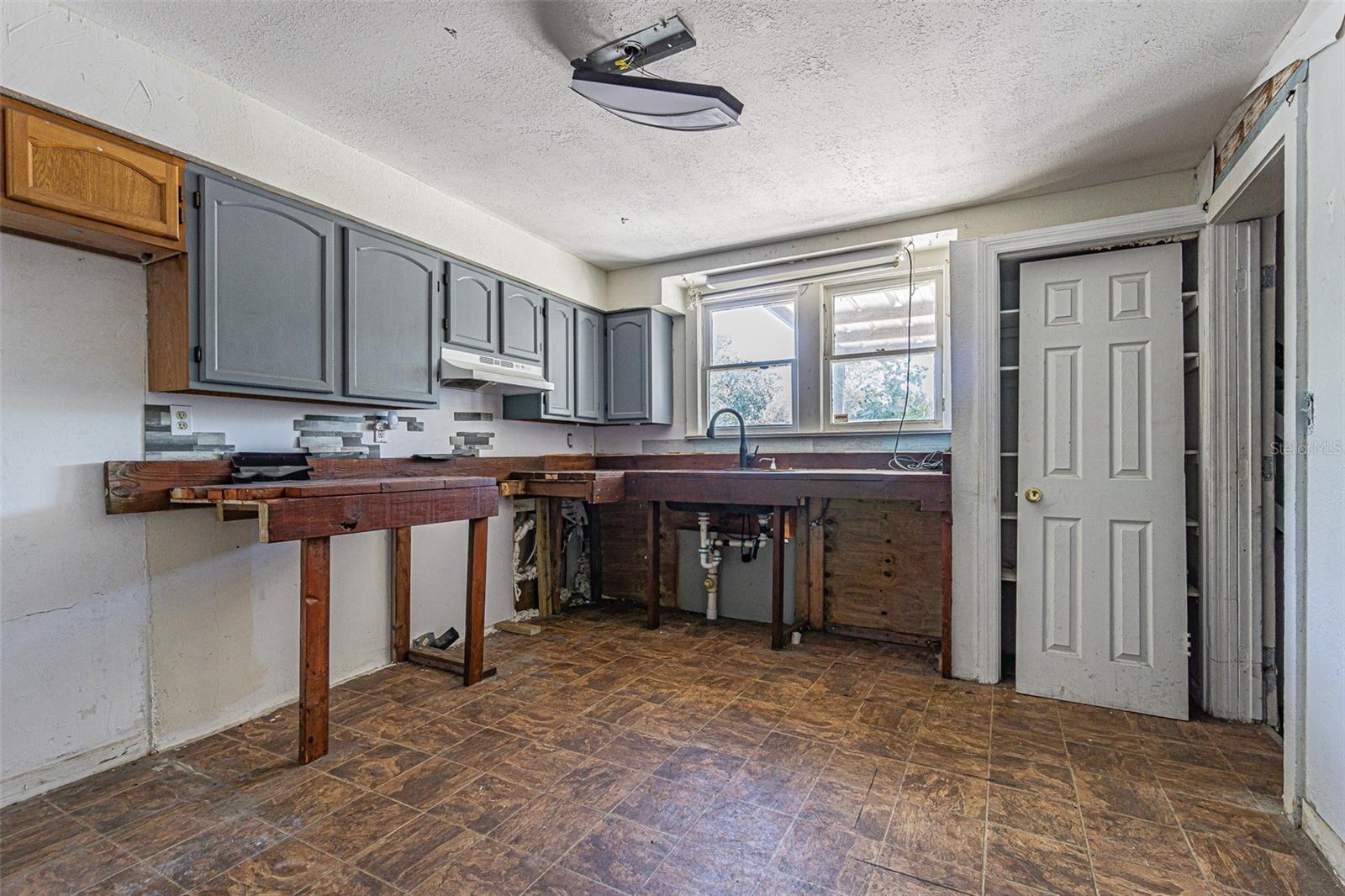 8719 N OLA AVE, TAMPA, FL, 33604