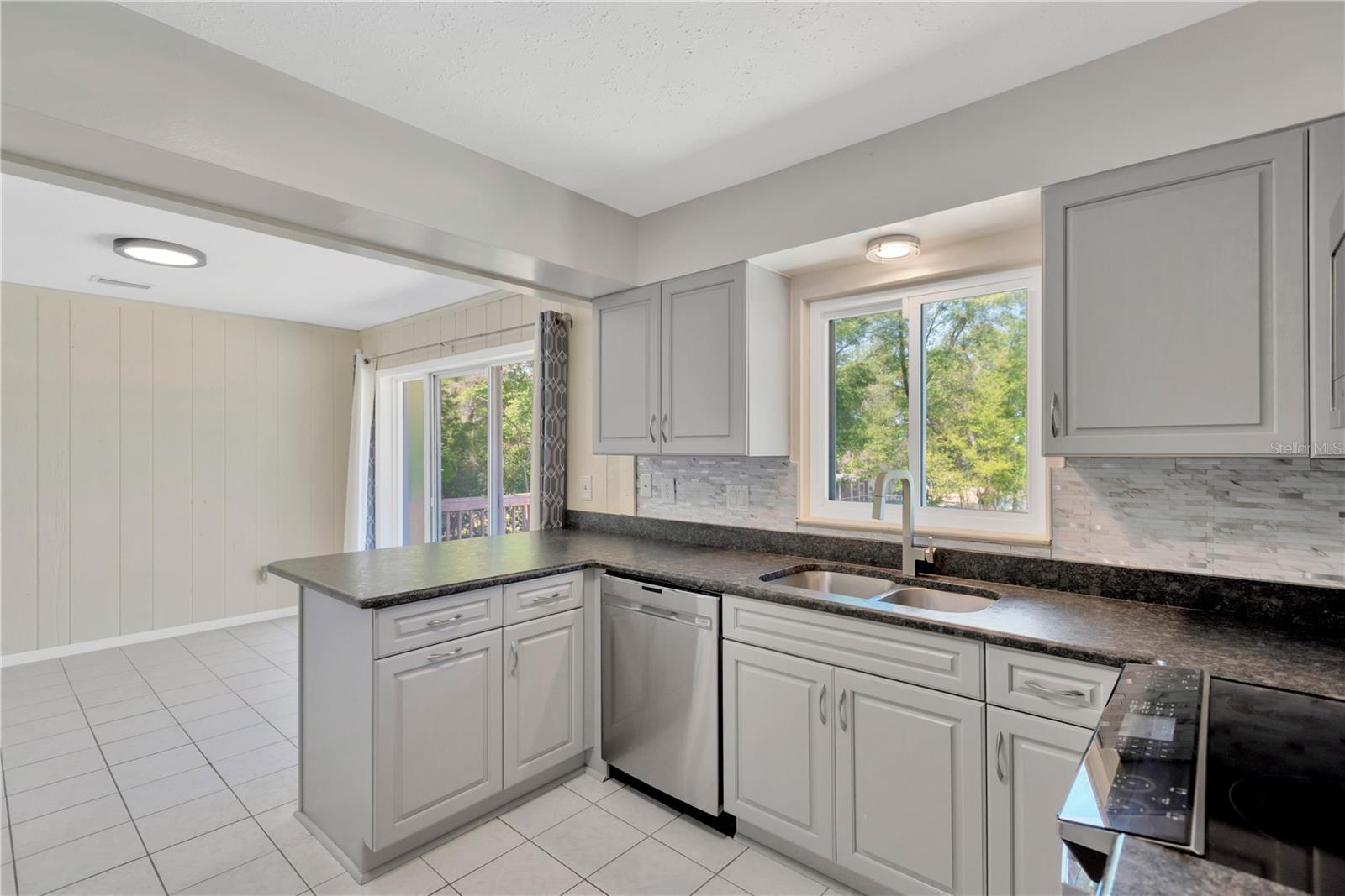 37451 HICKORY HILL LN, DADE CITY, FL, 33525