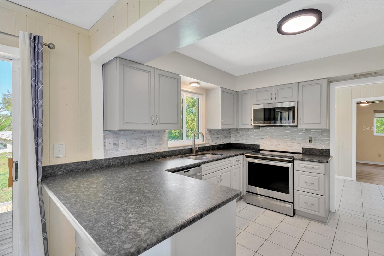 37451 HICKORY HILL LN, DADE CITY, FL, 33525