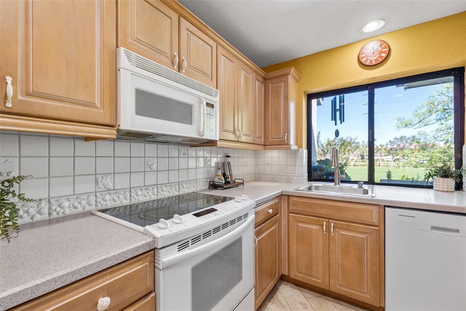 5625 ESCONDIDA BLVD S, ST PETERSBURG, FL, 33715