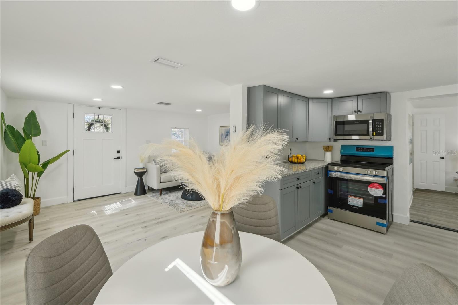 2111 E ELLICOTT ST, TAMPA, FL, 33610