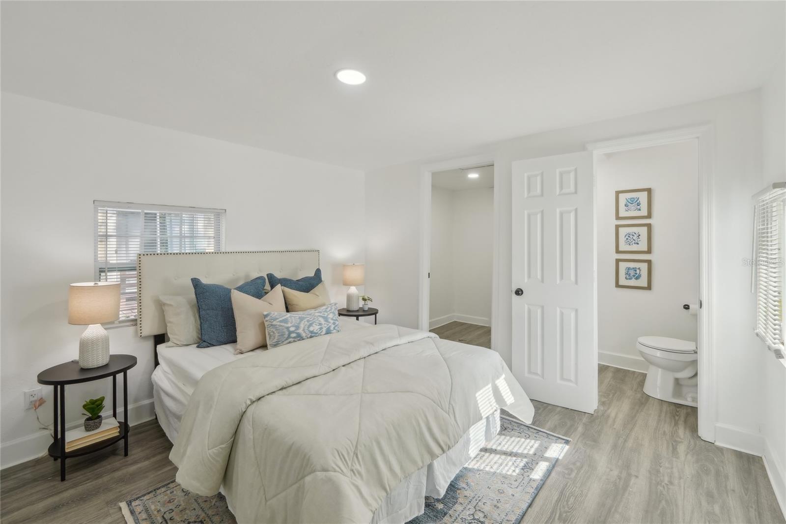2111 E ELLICOTT ST, TAMPA, FL, 33610