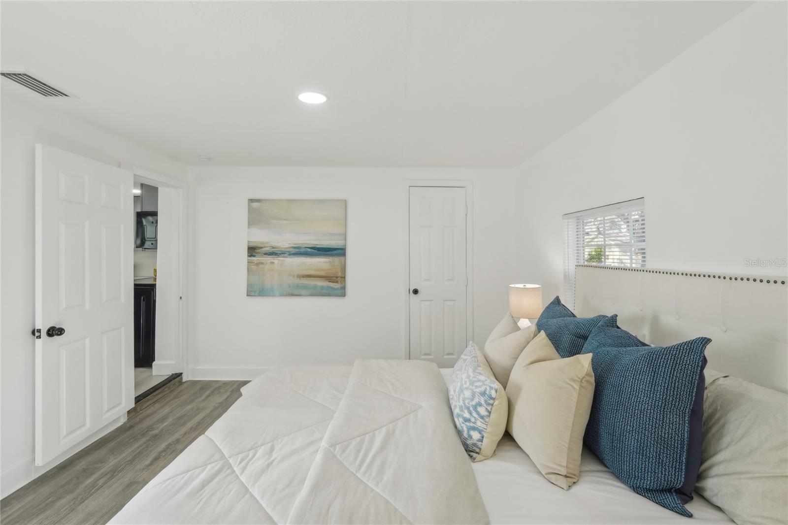 2111 E ELLICOTT ST, TAMPA, FL, 33610