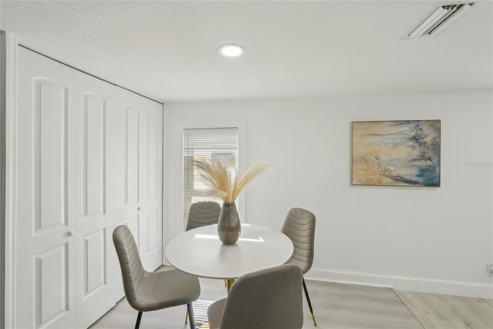2111 E ELLICOTT ST, TAMPA, FL, 33610