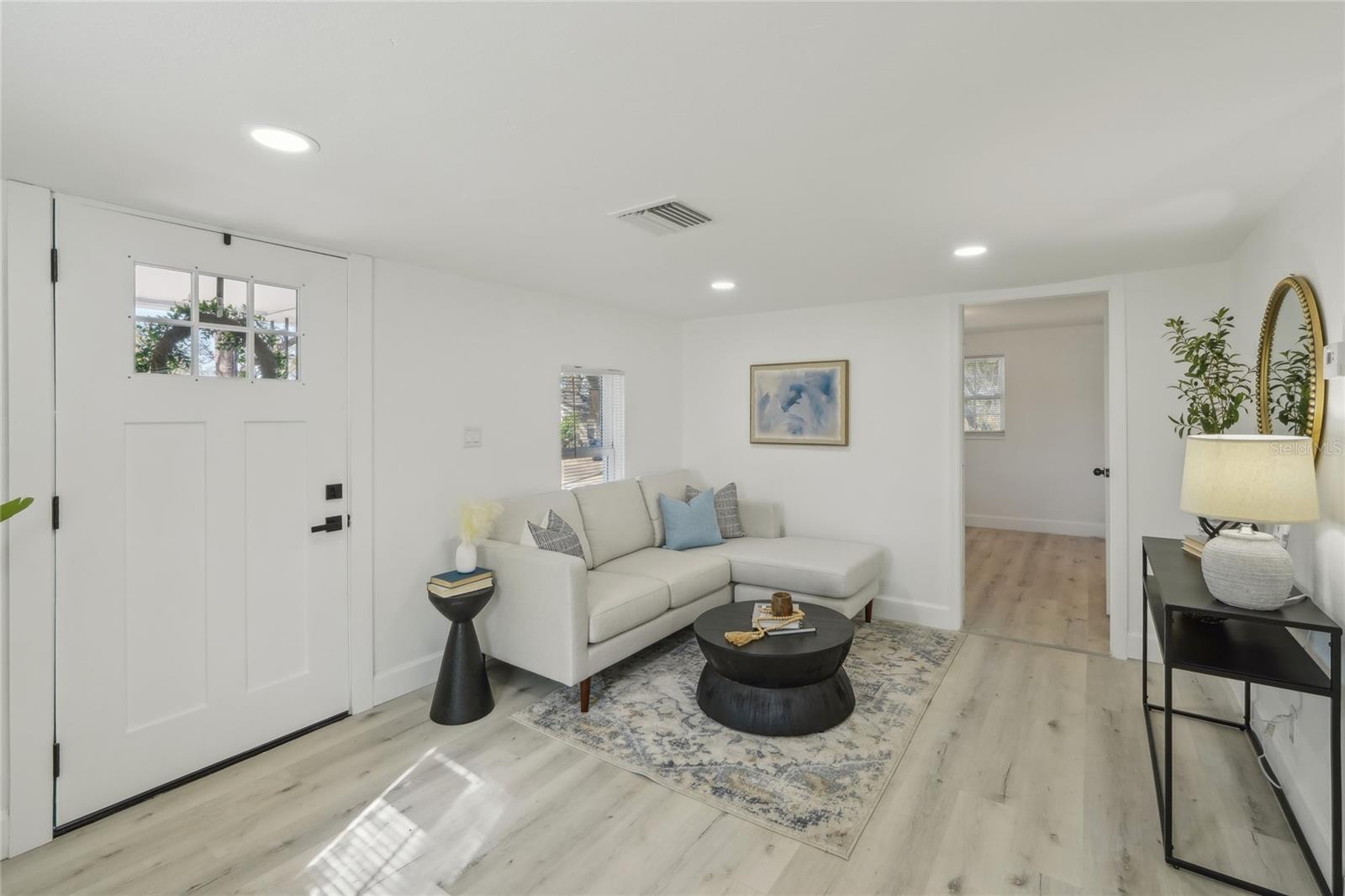 2111 E ELLICOTT ST, TAMPA, FL, 33610