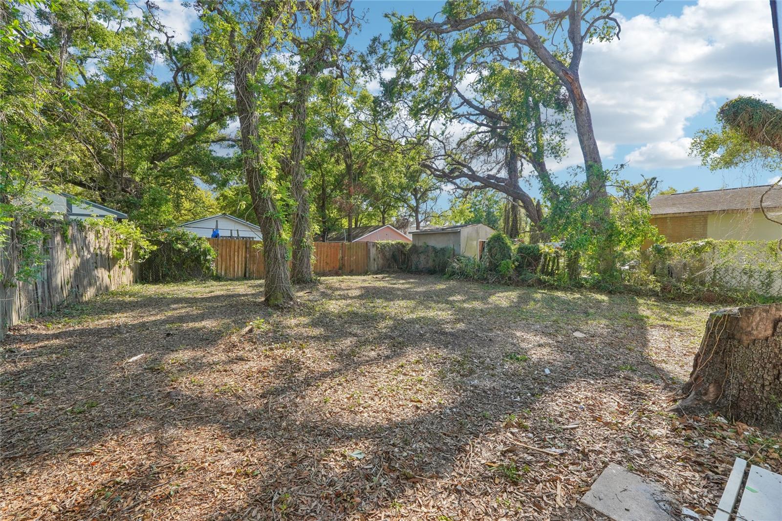 2111 E ELLICOTT ST, TAMPA, FL, 33610