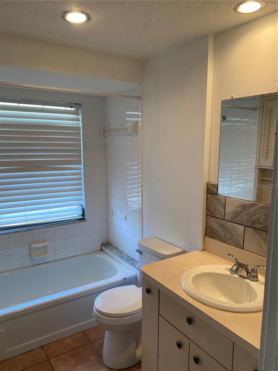 166 DARTMOUTH DR NW, PORT CHARLOTTE, FL, 33952