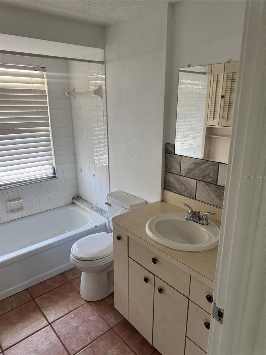 166 DARTMOUTH DR NW, PORT CHARLOTTE, FL, 33952