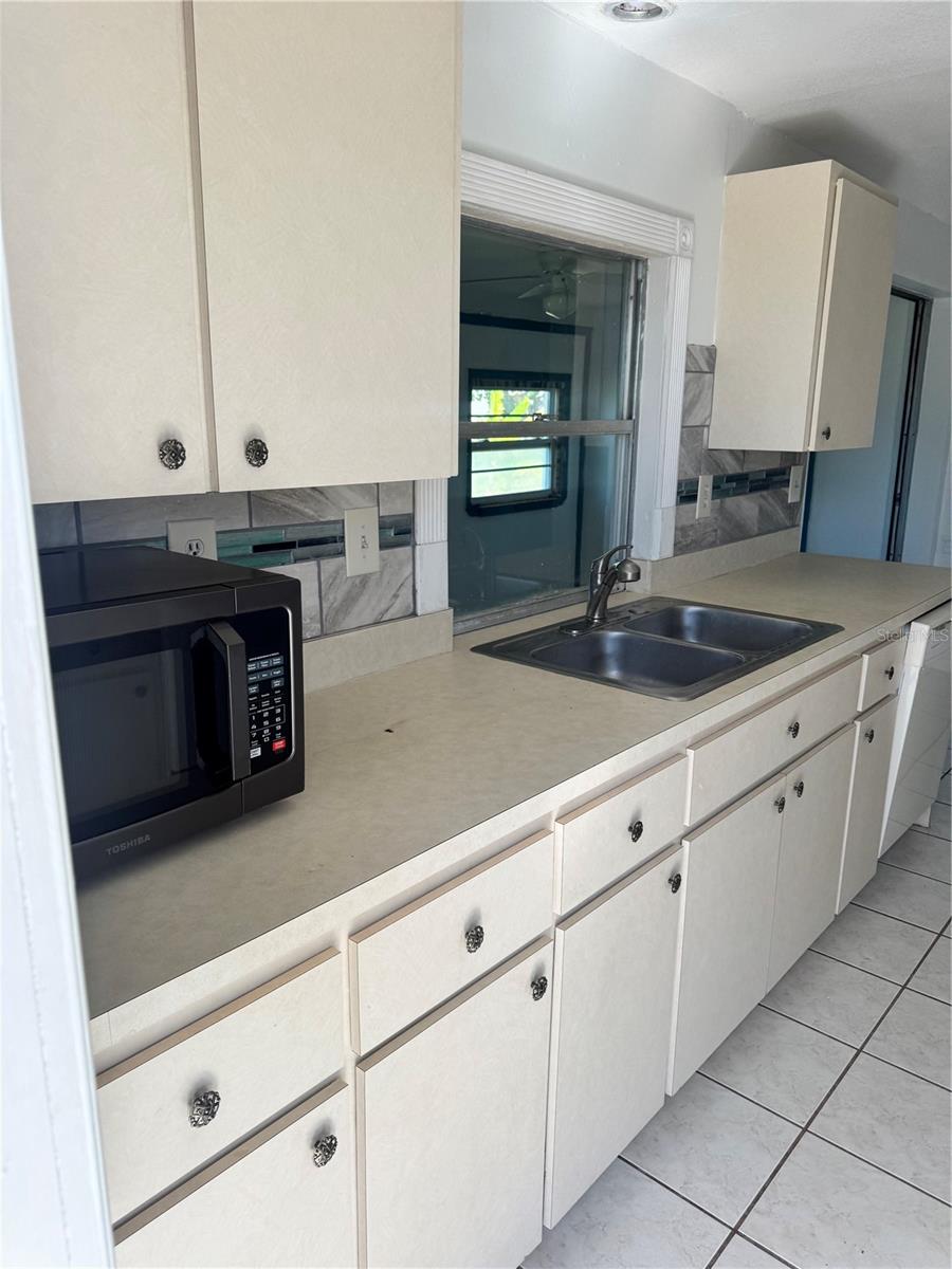 166 DARTMOUTH DR NW, PORT CHARLOTTE, FL, 33952