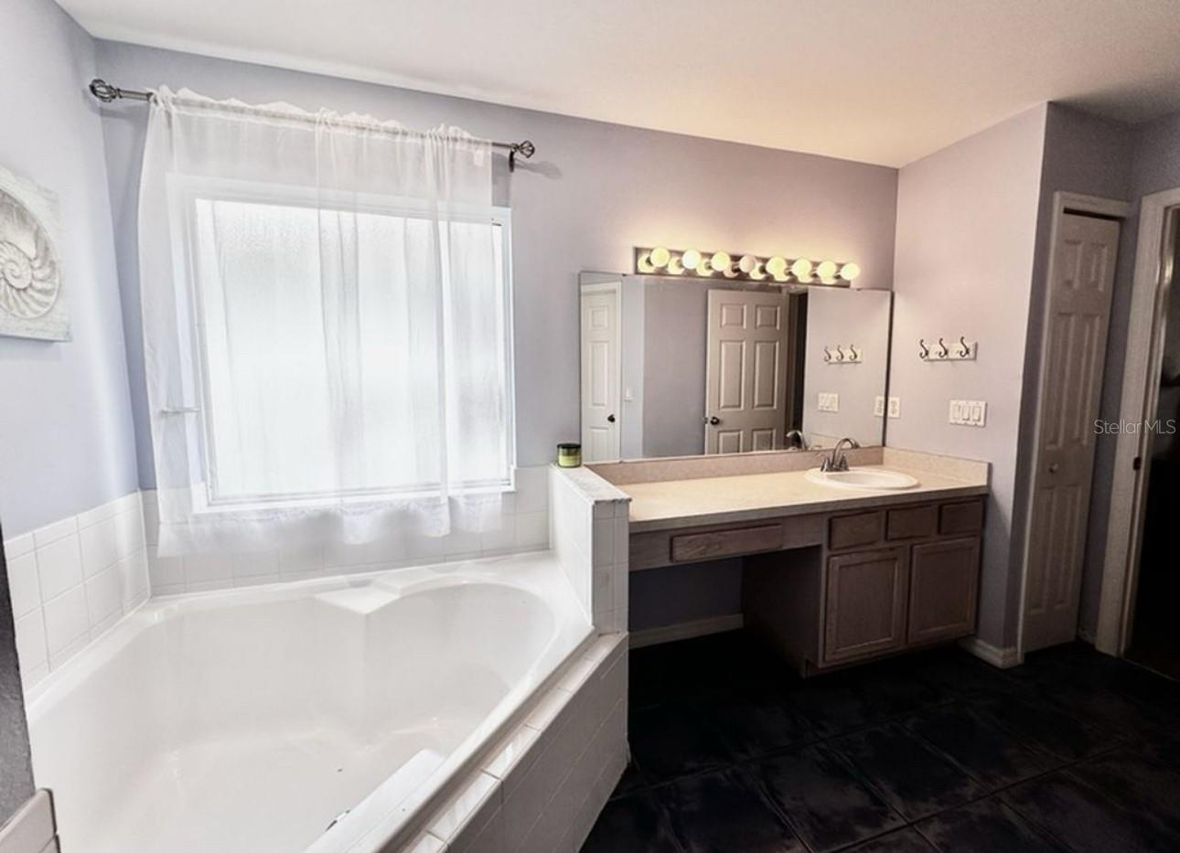 561 BUCKINGHAM CIR, DAVENPORT, FL, 33897