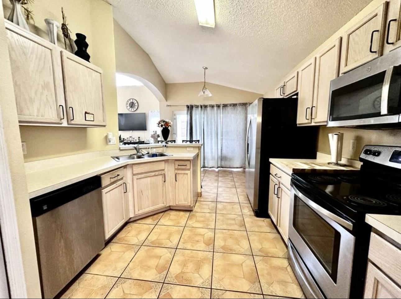 561 BUCKINGHAM CIR, DAVENPORT, FL, 33897