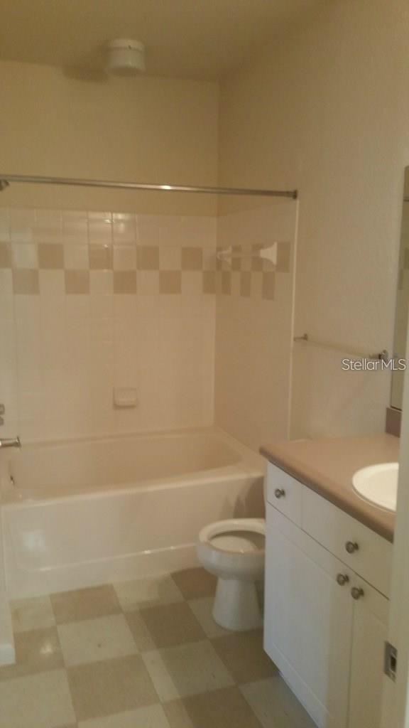 9404 CRESCENT LOOP #203, TAMPA, FL, 33619