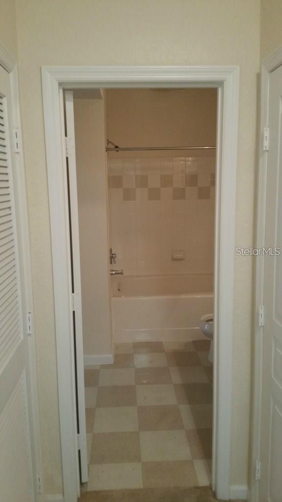 9404 CRESCENT LOOP #203, TAMPA, FL, 33619