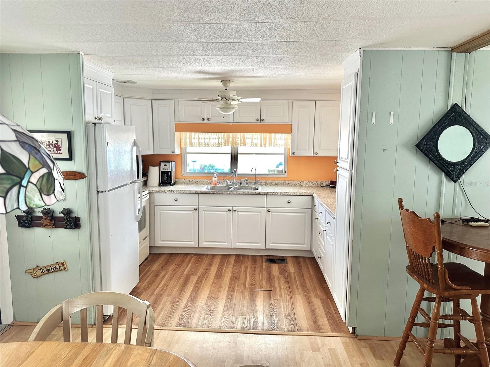 TB8363648 Property Photo