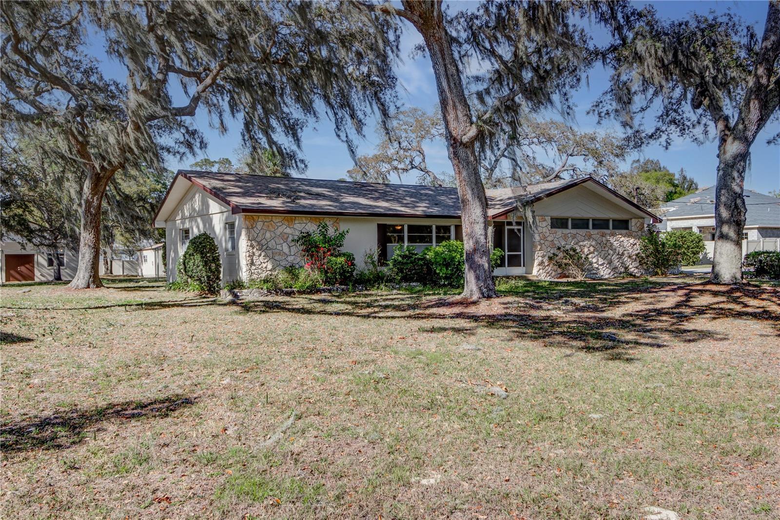 120 LAKE DR, OVIEDO, FL, 32765