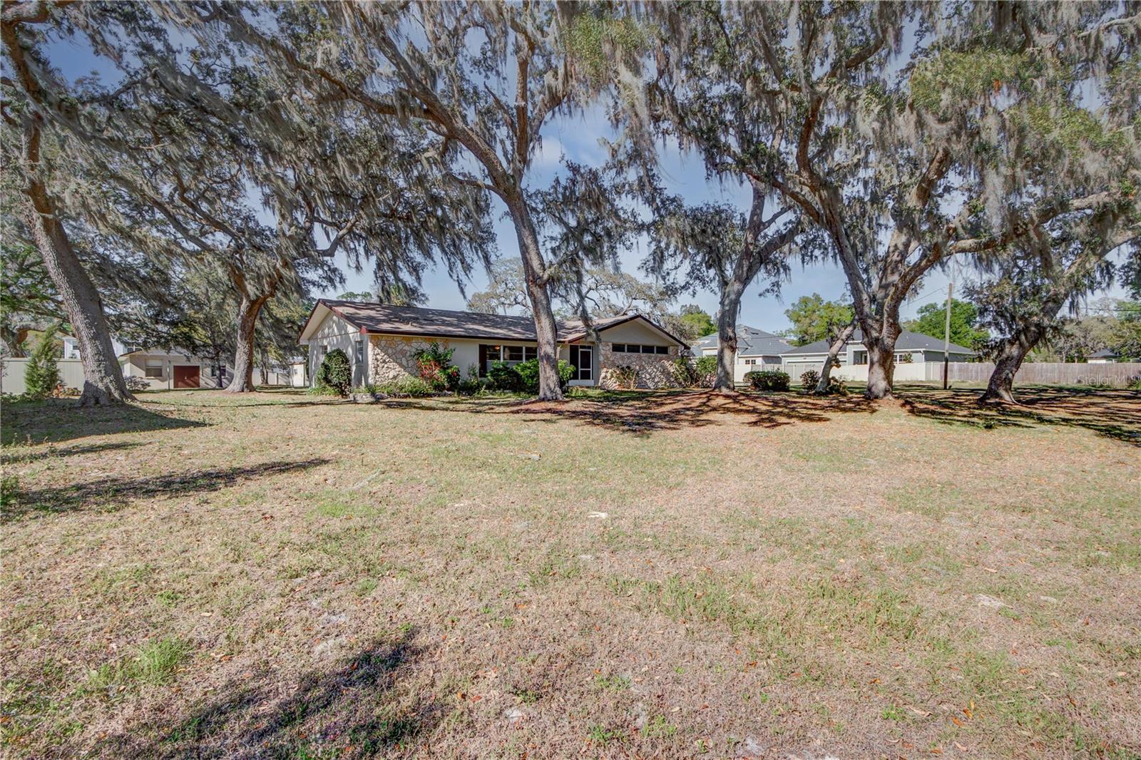 120 LAKE DR, OVIEDO, FL, 32765