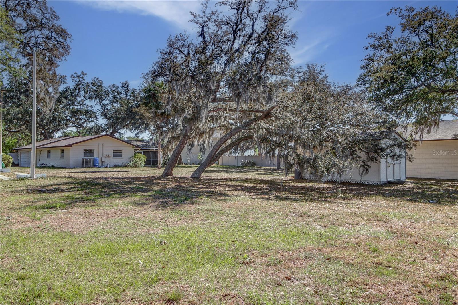 120 LAKE DR, OVIEDO, FL, 32765