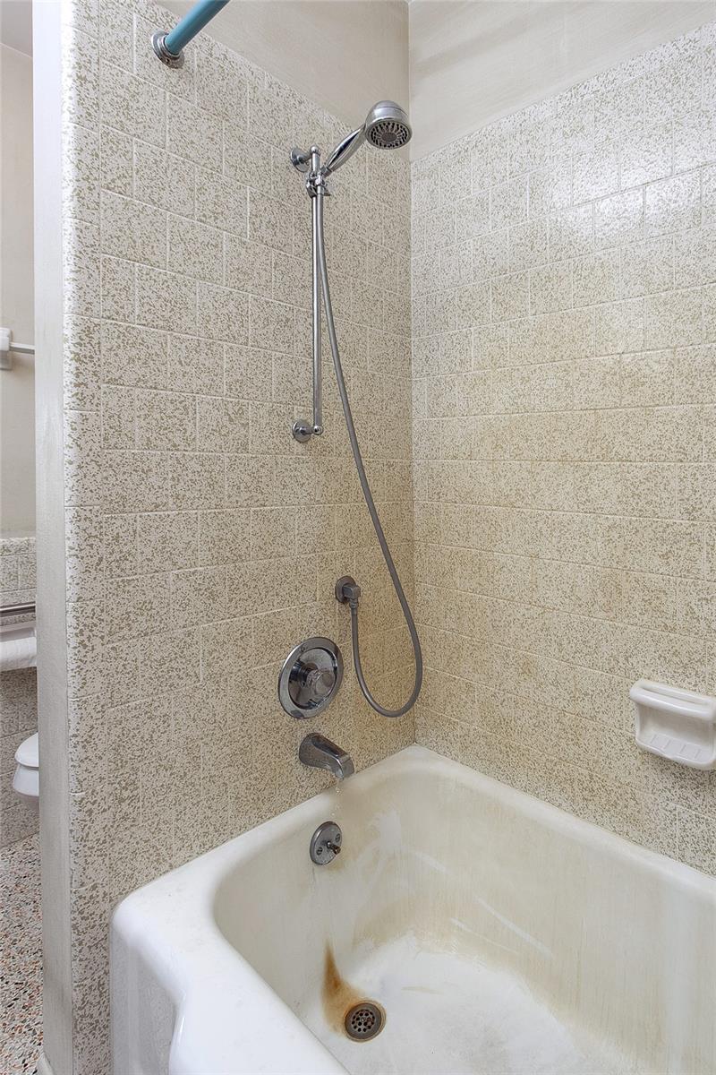 120 LAKE DR, OVIEDO, FL, 32765