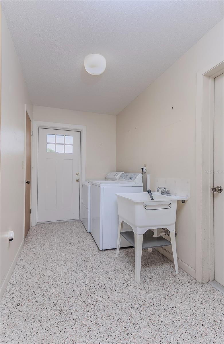 120 LAKE DR, OVIEDO, FL, 32765