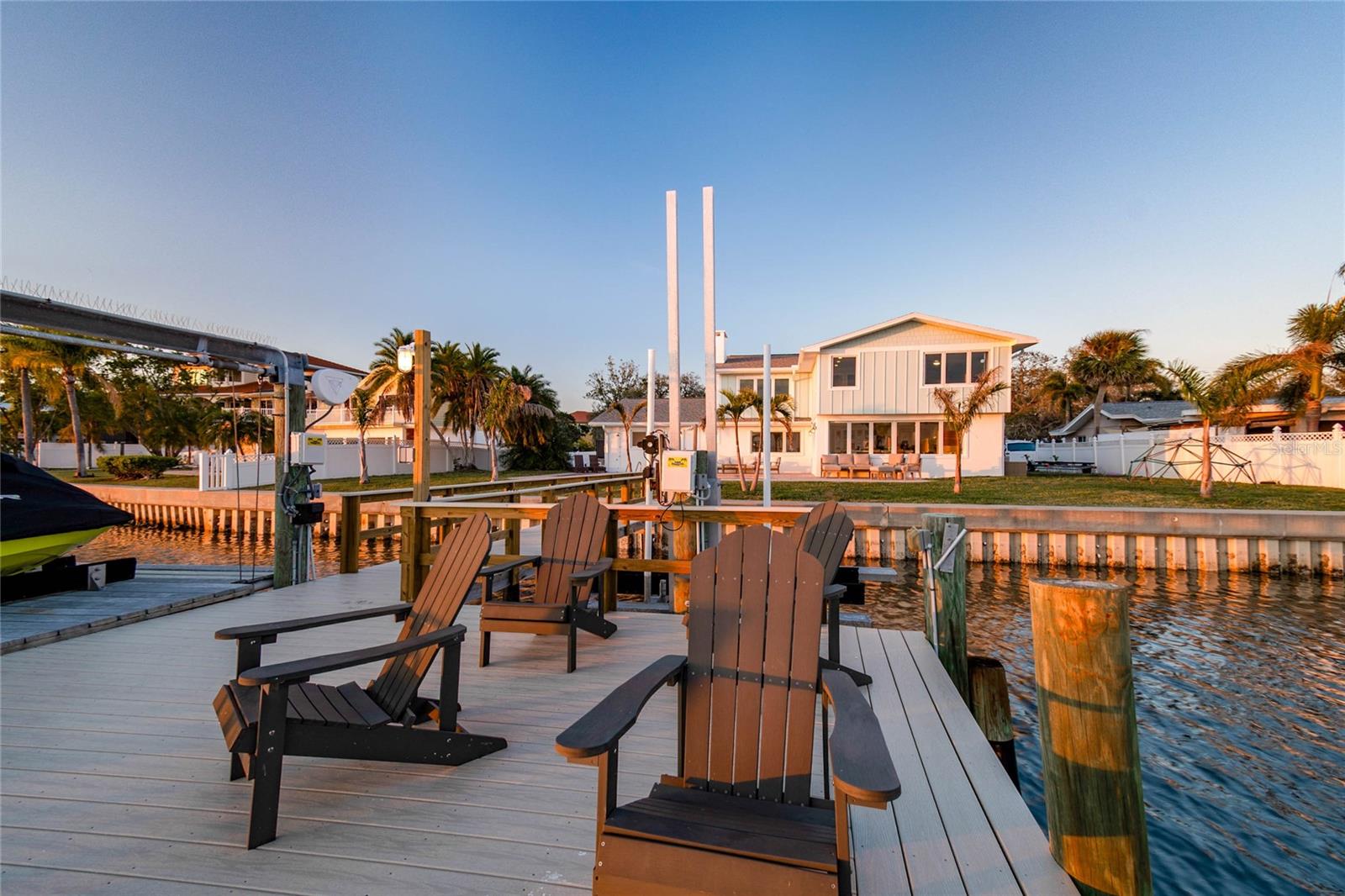 200 DRIFTWOOD DR W, PALM HARBOR, FL, 34683