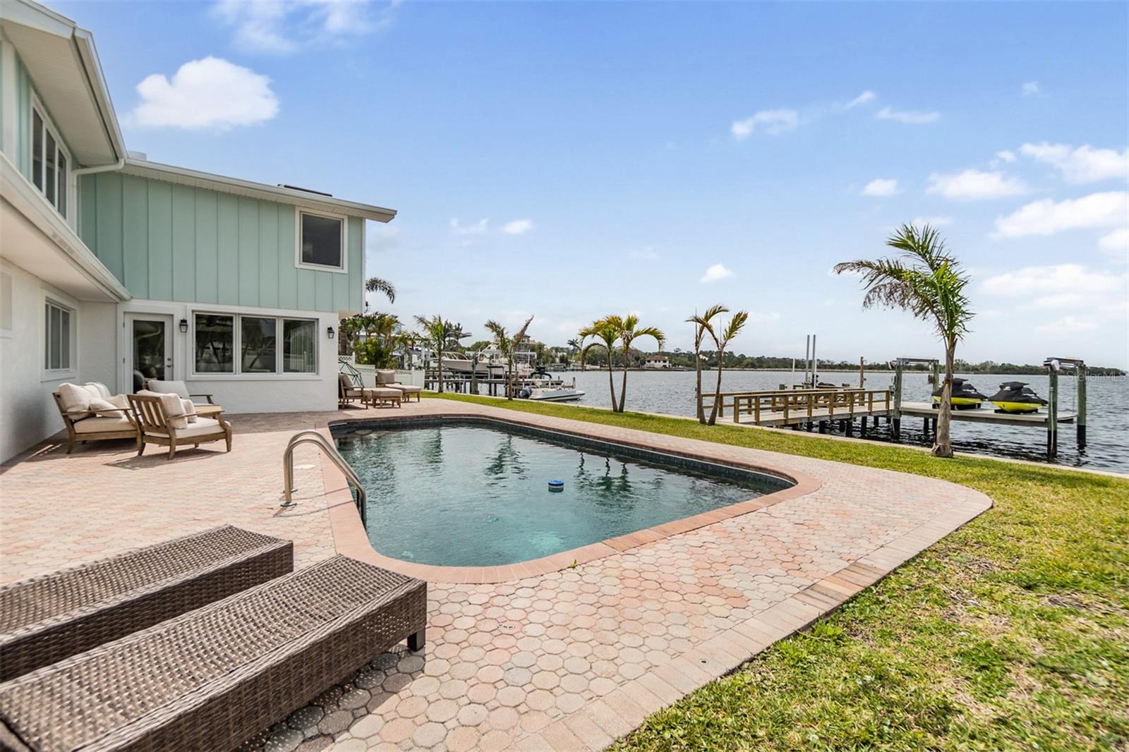 200 DRIFTWOOD DR W, PALM HARBOR, FL, 34683