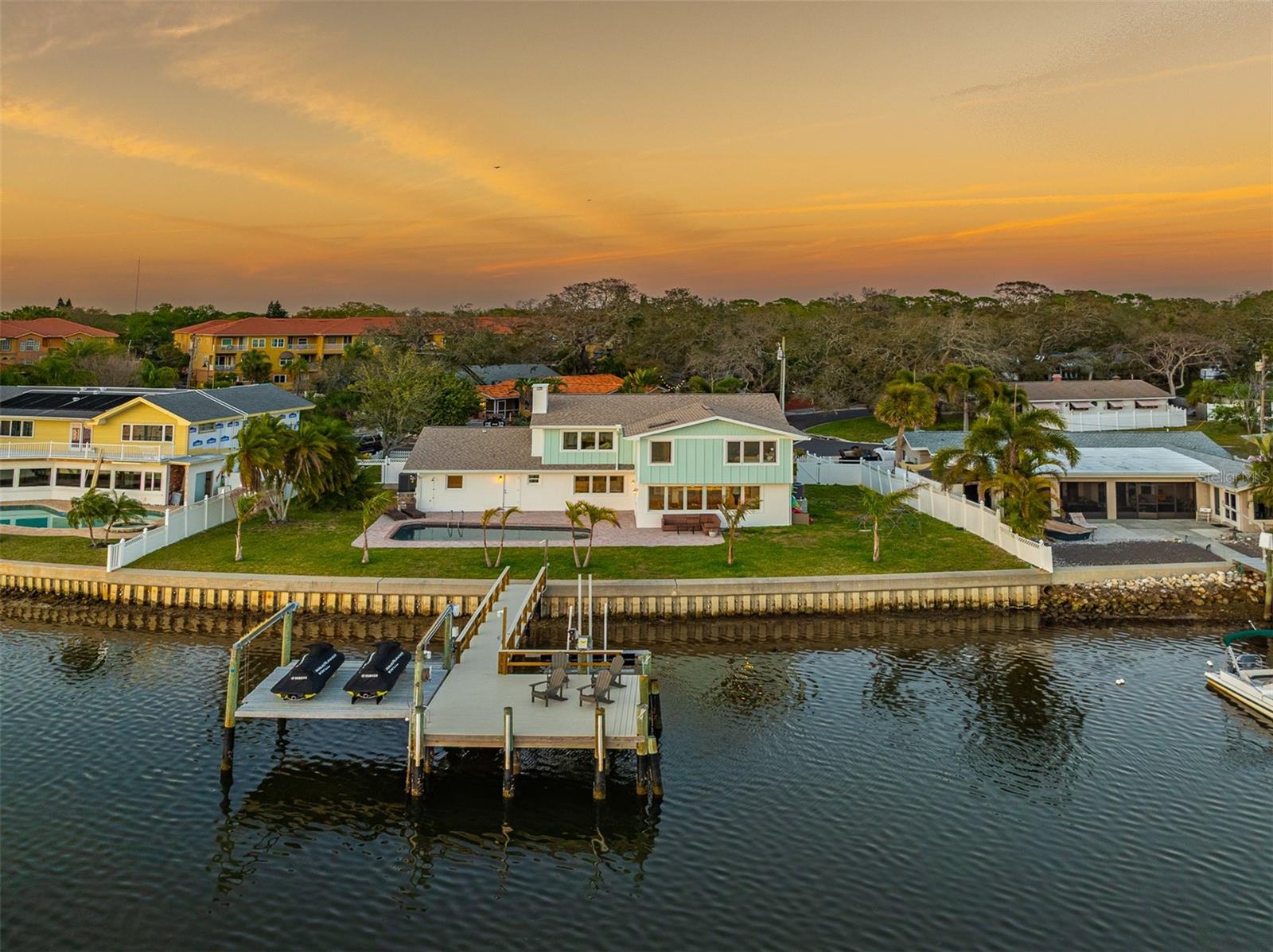 200 DRIFTWOOD DR W, PALM HARBOR, FL, 34683
