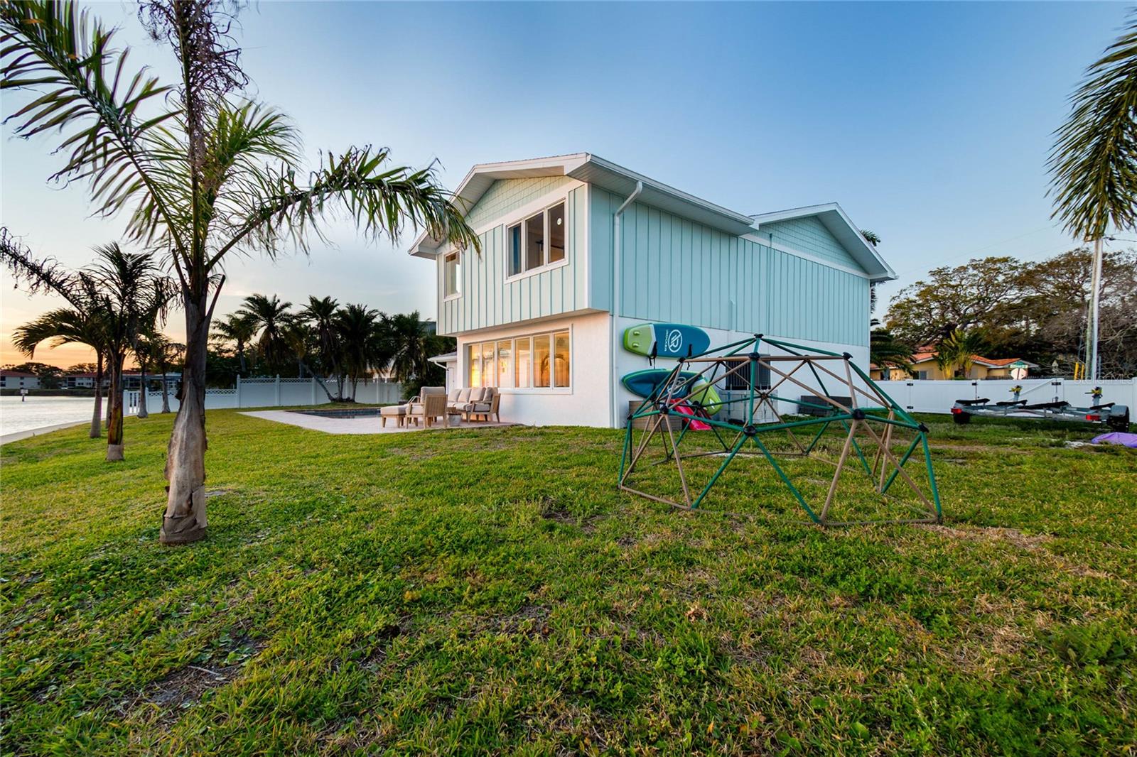 200 DRIFTWOOD DR W, PALM HARBOR, FL, 34683