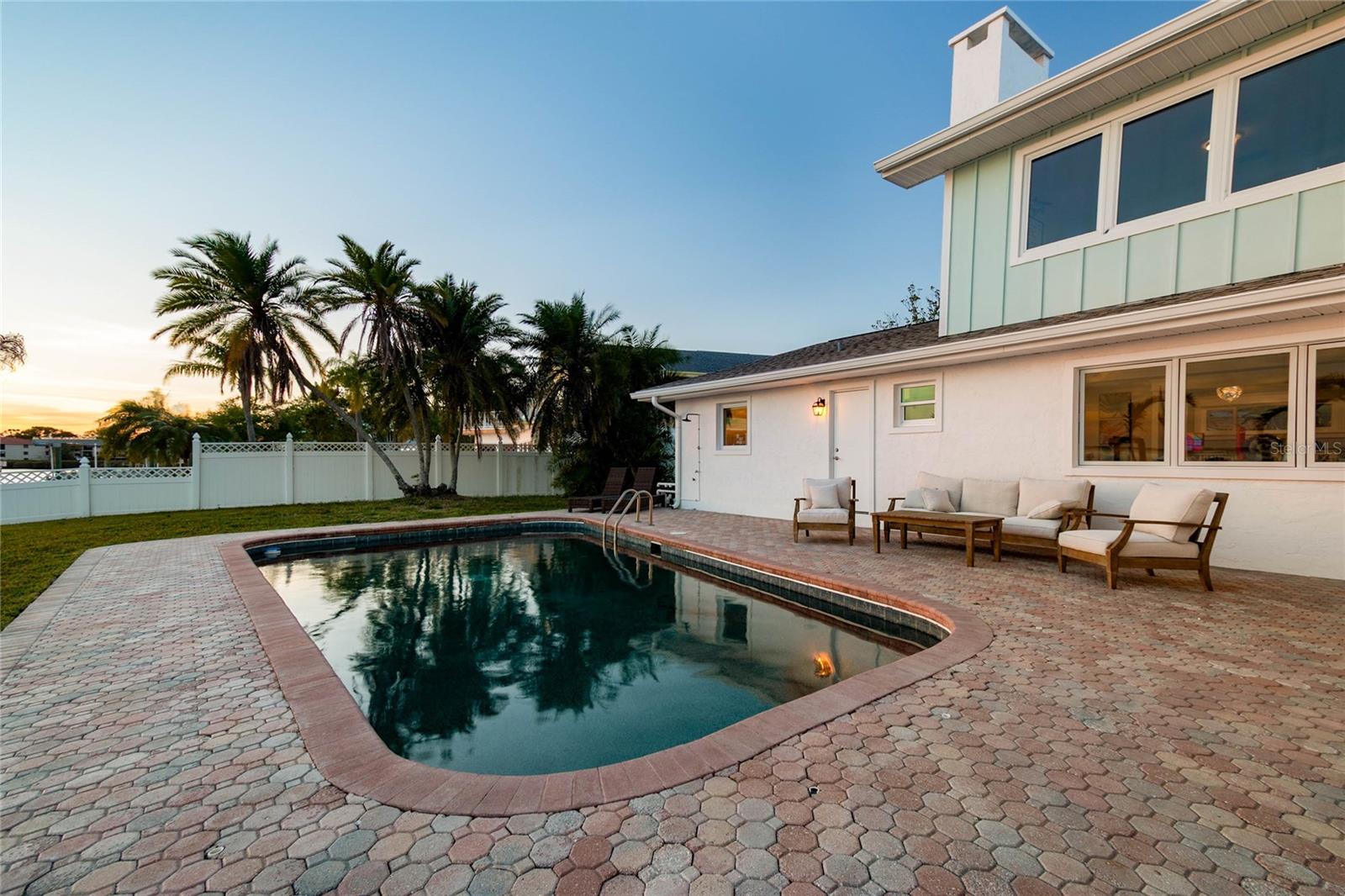 200 DRIFTWOOD DR W, PALM HARBOR, FL, 34683