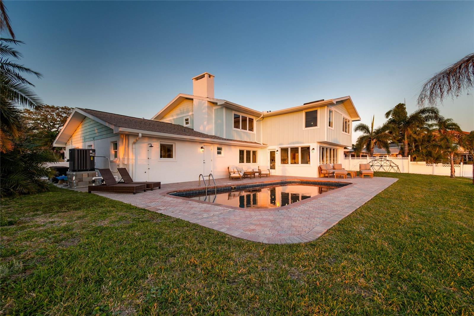 200 DRIFTWOOD DR W, PALM HARBOR, FL, 34683