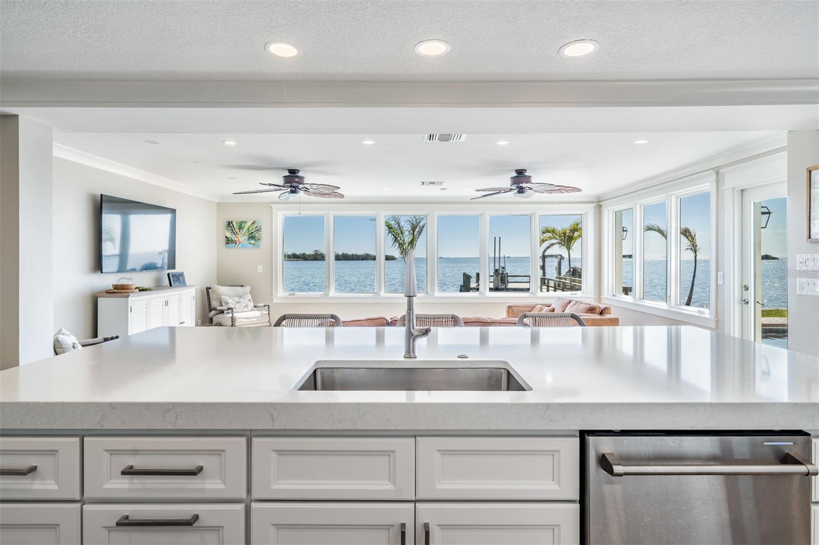 200 DRIFTWOOD DR W, PALM HARBOR, FL, 34683