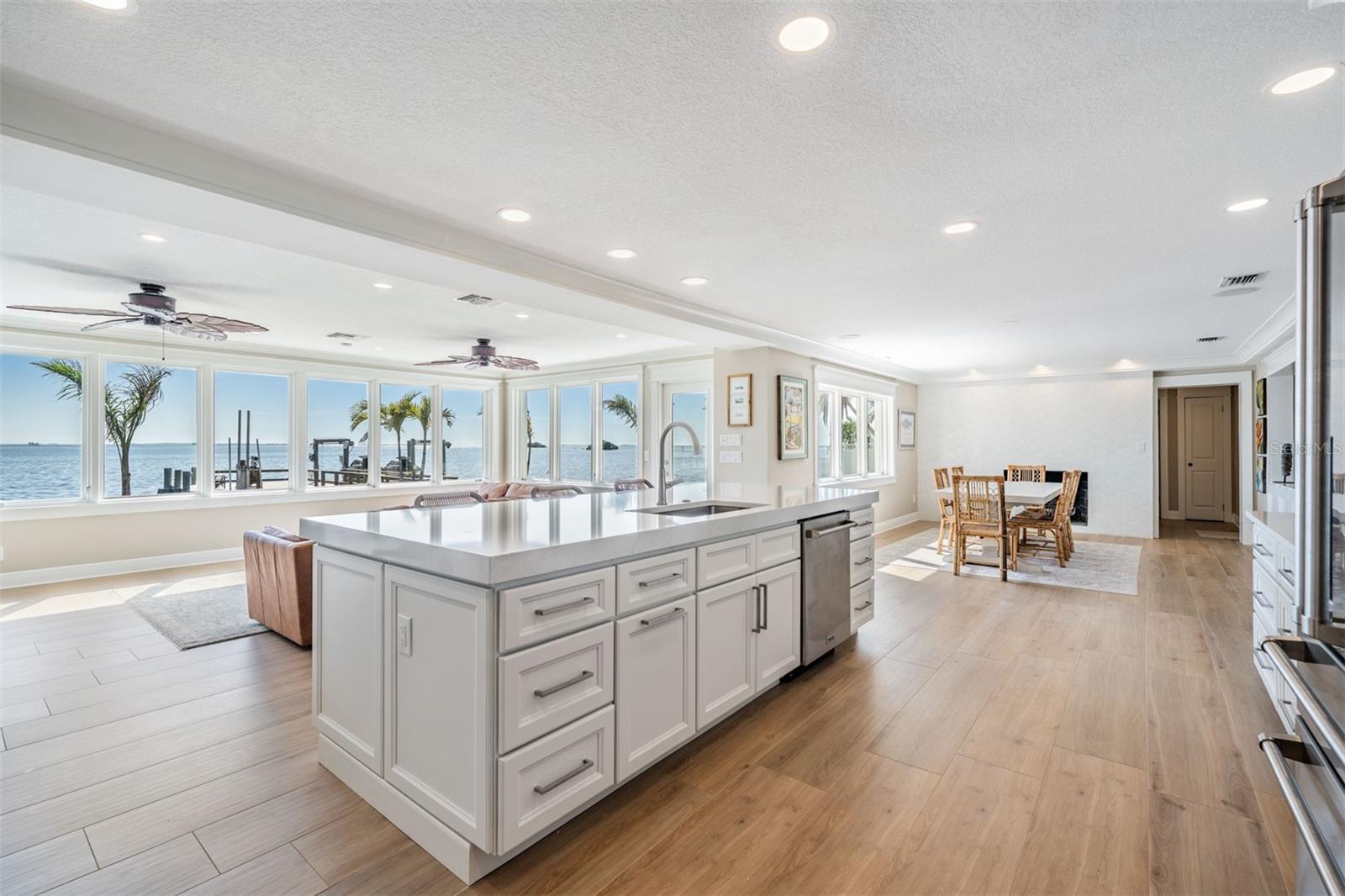 200 DRIFTWOOD DR W, PALM HARBOR, FL, 34683