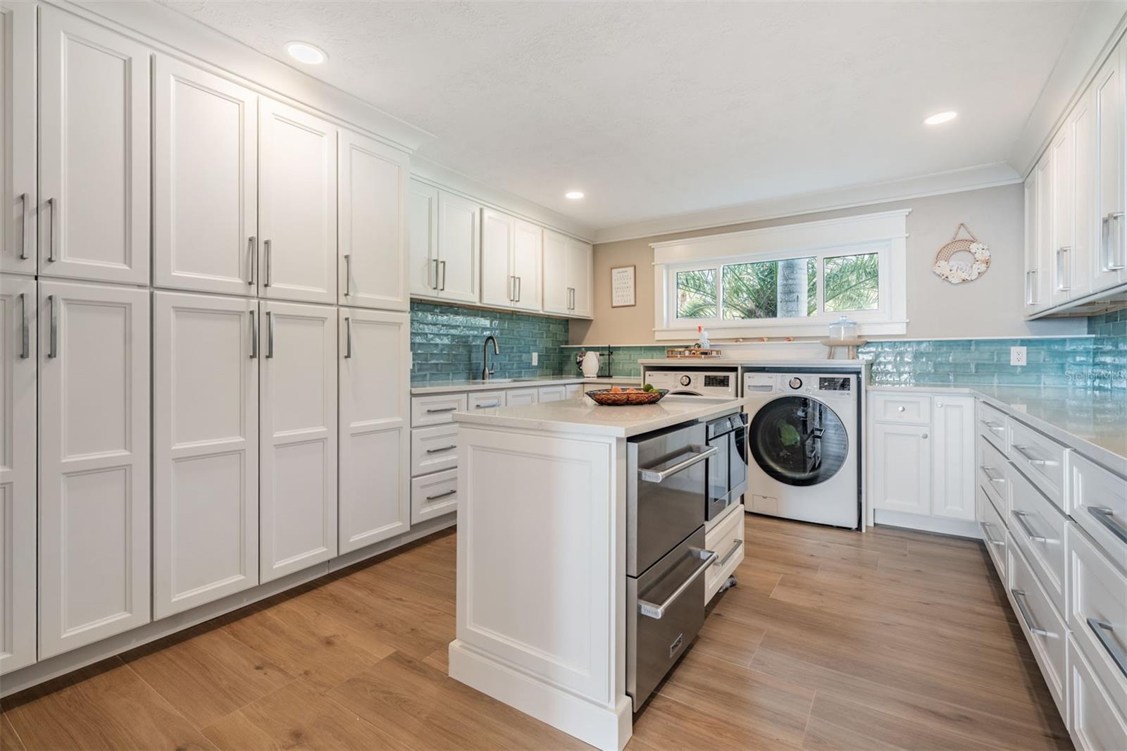 200 DRIFTWOOD DR W, PALM HARBOR, FL, 34683