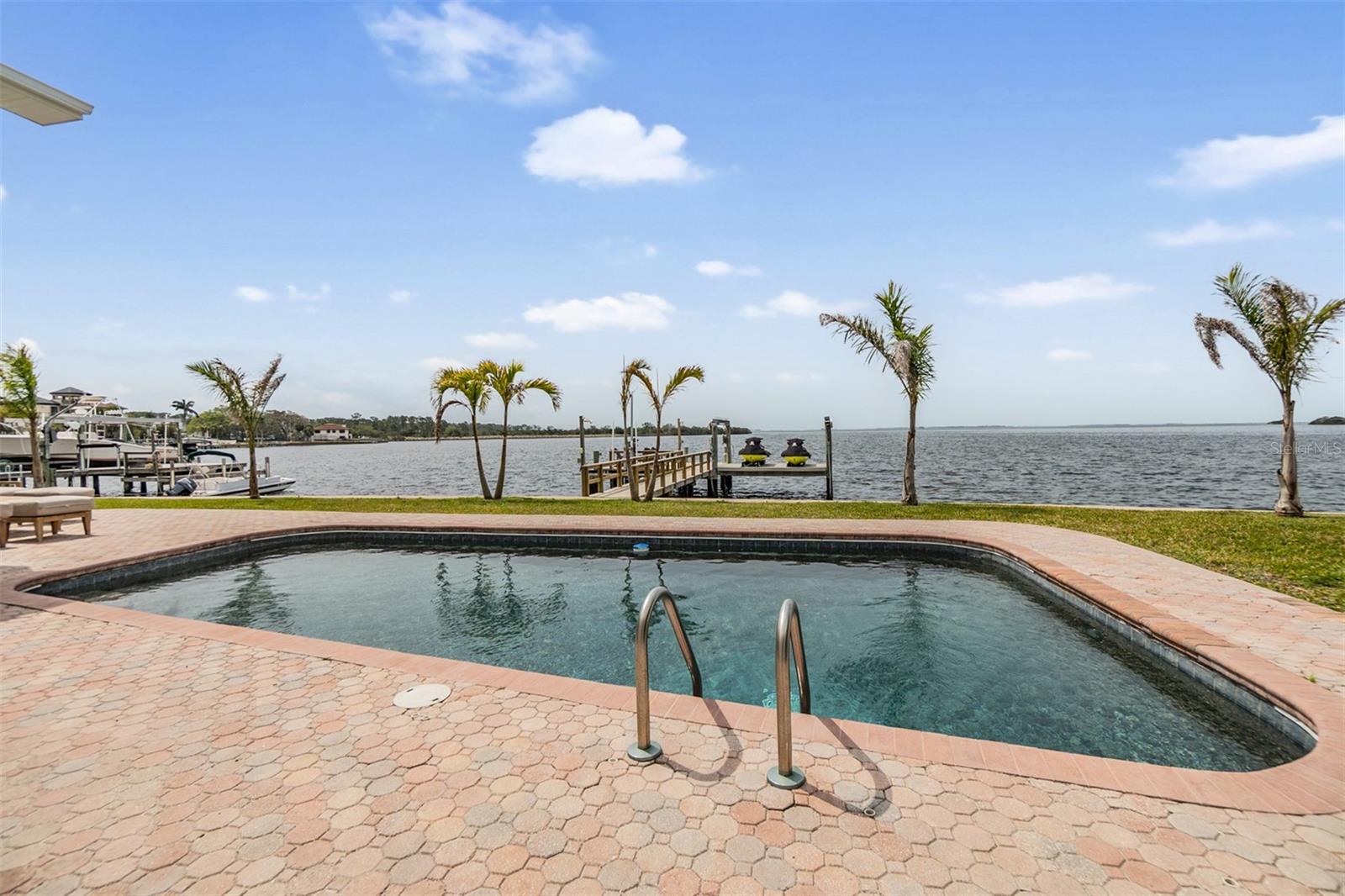 200 DRIFTWOOD DR W, PALM HARBOR, FL, 34683