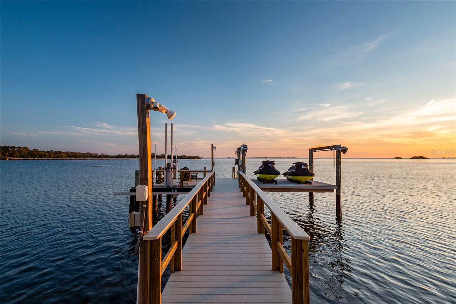 200 DRIFTWOOD DR W, PALM HARBOR, FL, 34683