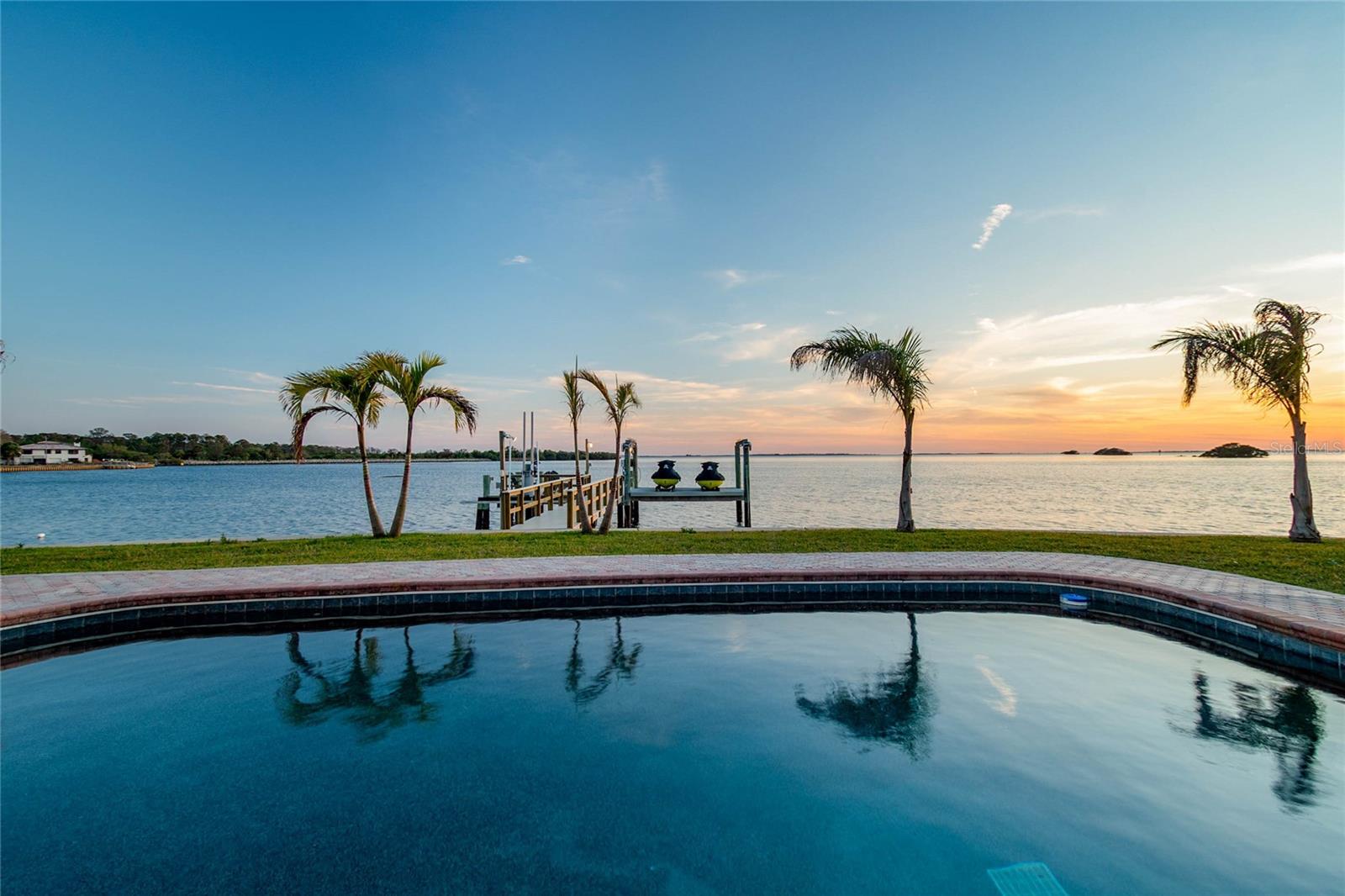 200 DRIFTWOOD DR W, PALM HARBOR, FL, 34683