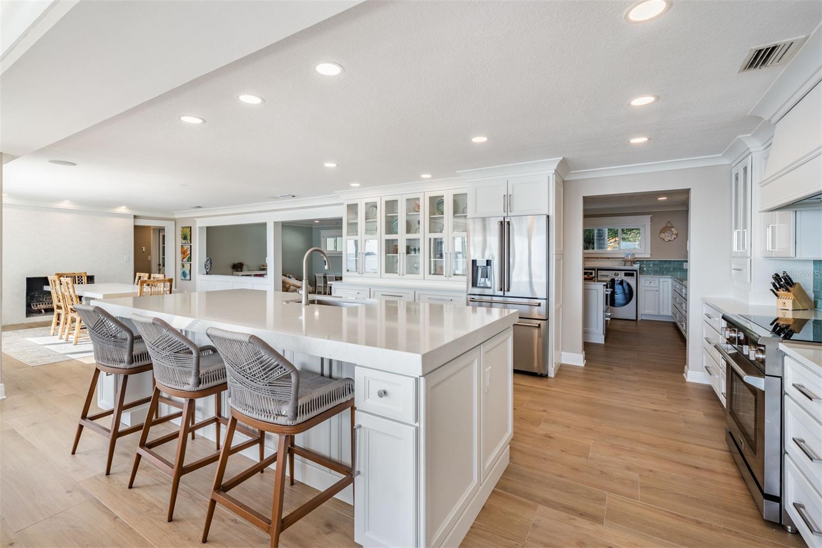 200 DRIFTWOOD DR W, PALM HARBOR, FL, 34683