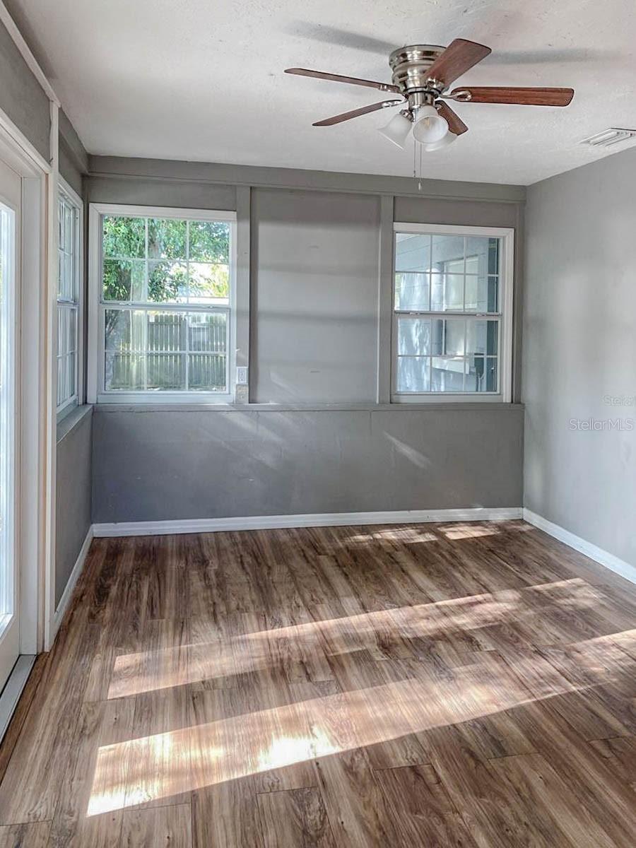 5911 OLIVE AVE, SARASOTA, FL, 34231