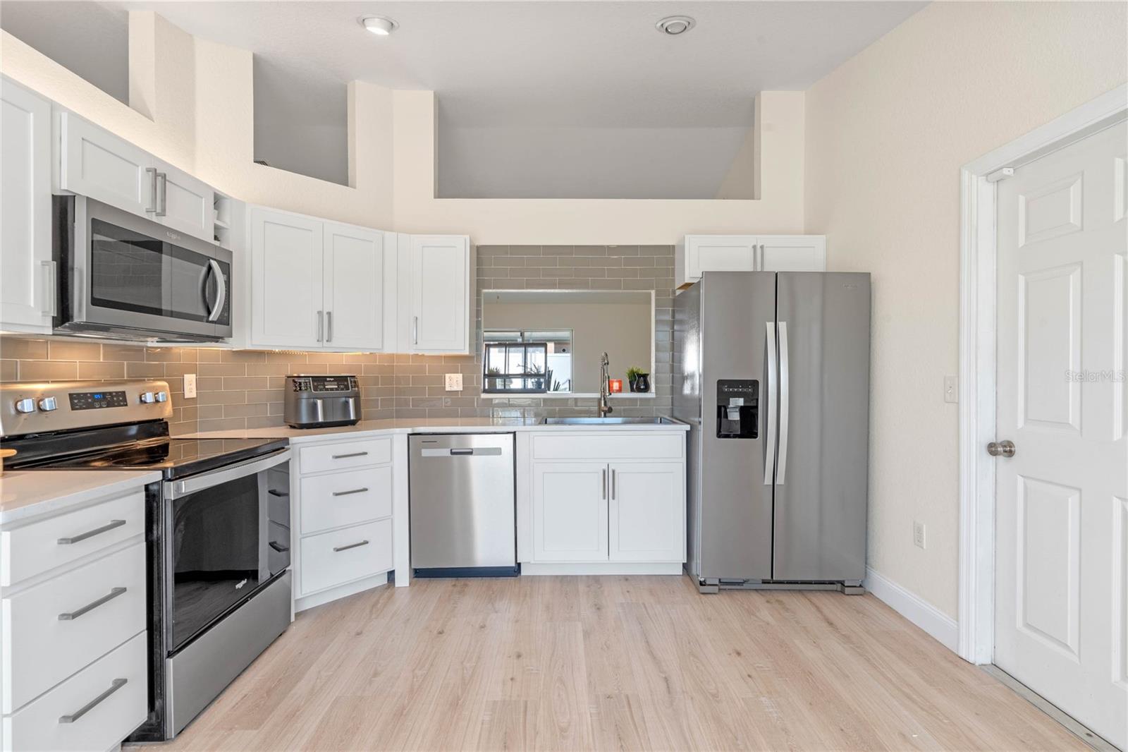 1087 MYSTERY CIR, DAVENPORT, FL, 33837