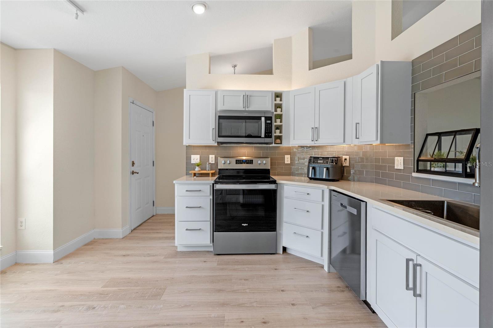 1087 MYSTERY CIR, DAVENPORT, FL, 33837