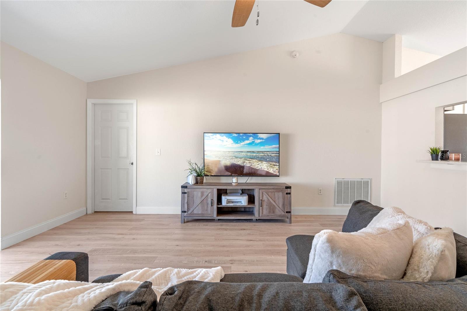 1087 MYSTERY CIR, DAVENPORT, FL, 33837