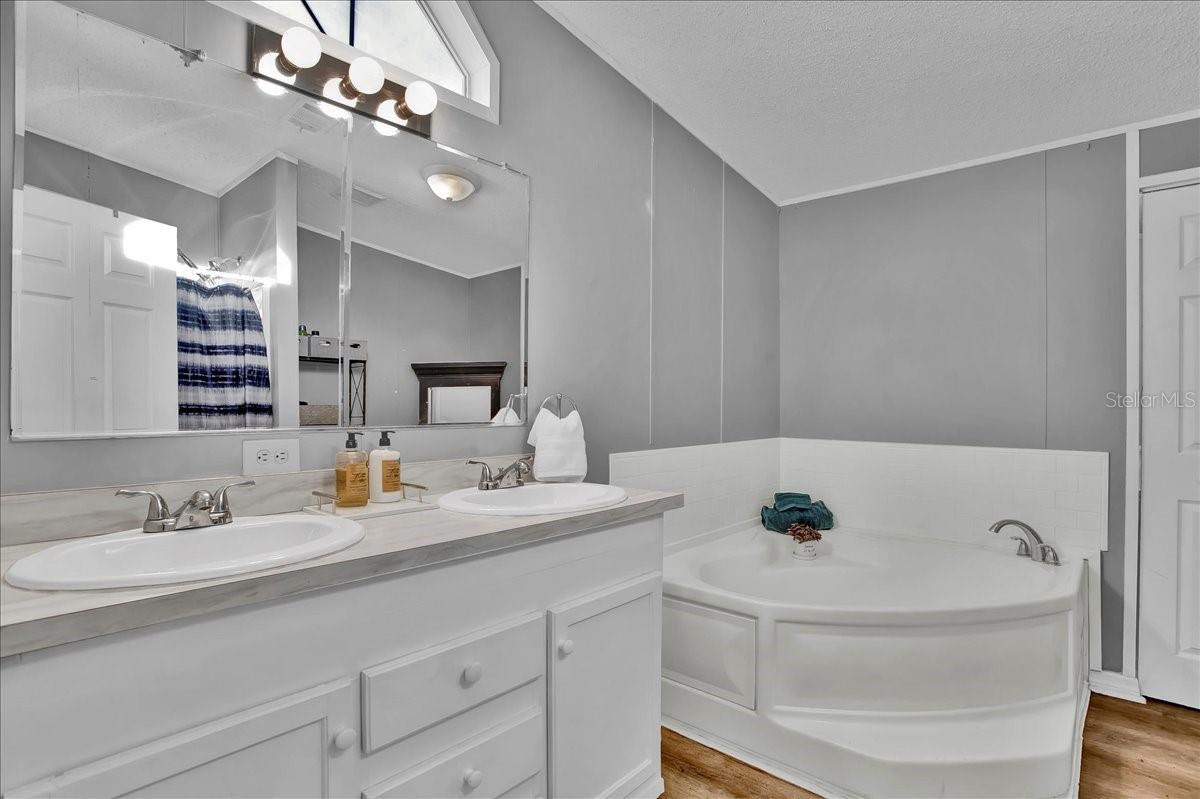 10404 HAWK CT, RIVERVIEW, FL, 33578