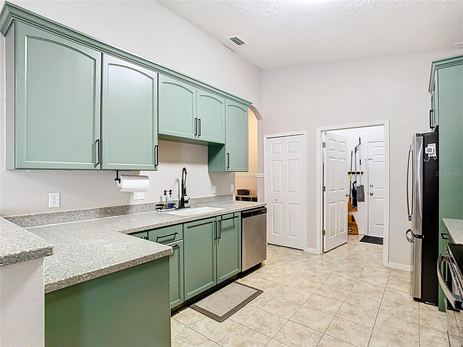 2006 E HARDING ST, ORLANDO, FL, 32806