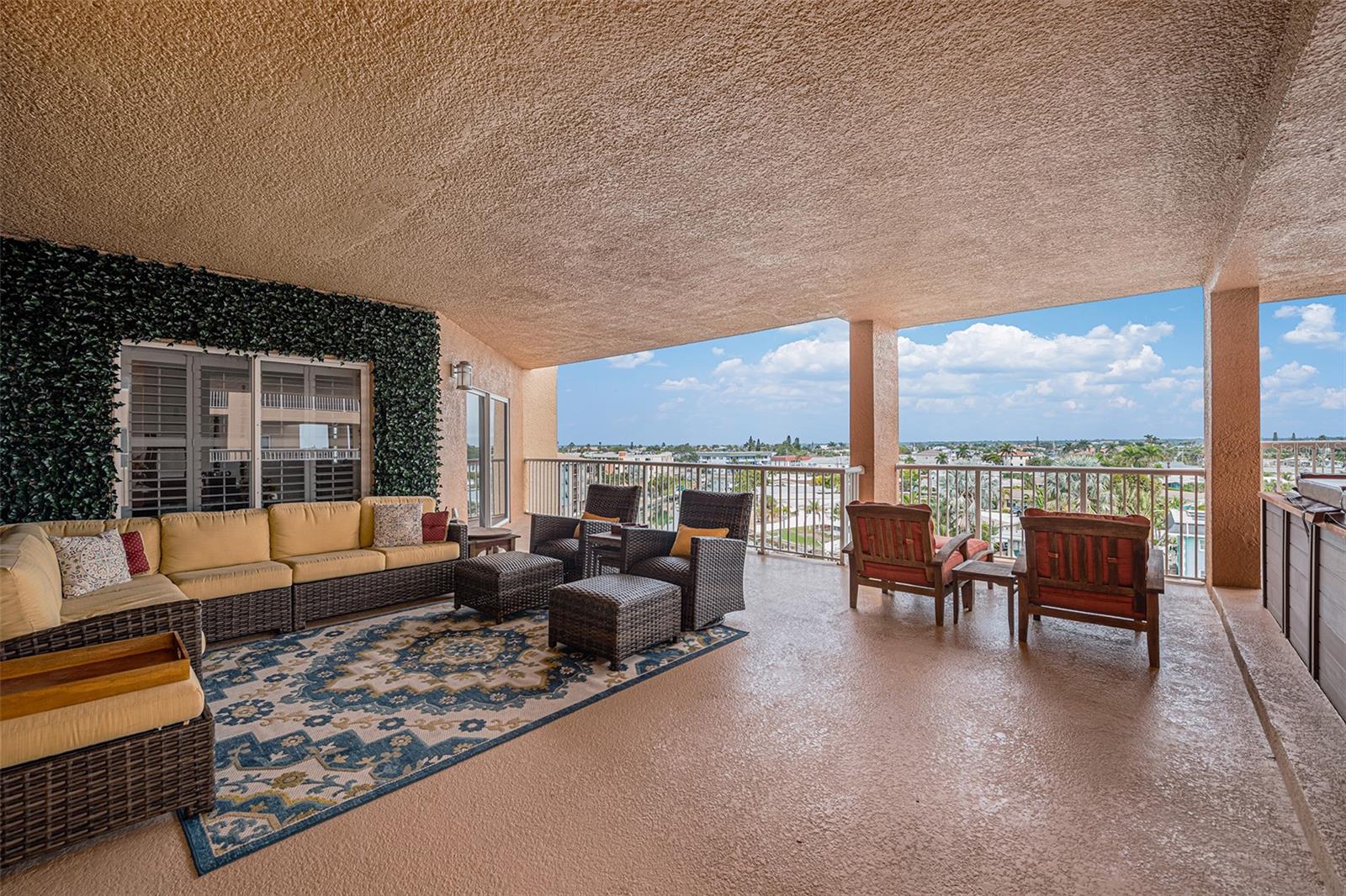 11525 GULF BLVD #401, TREASURE ISLAND, FL, 33706
