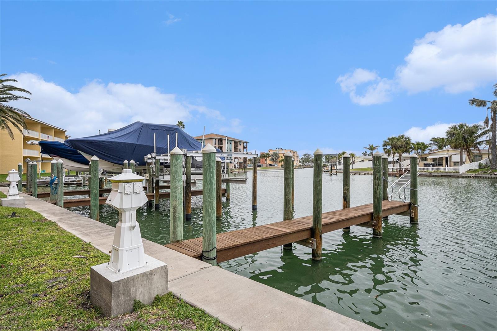 11525 GULF BLVD #401, TREASURE ISLAND, FL, 33706
