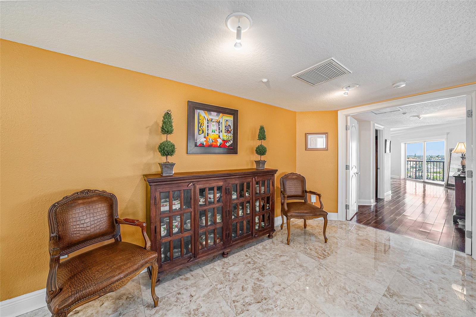 11525 GULF BLVD #401, TREASURE ISLAND, FL, 33706