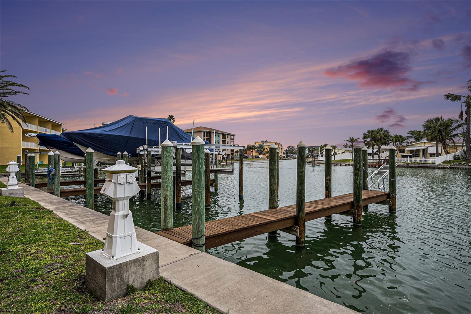 11525 GULF BLVD #401, TREASURE ISLAND, FL, 33706