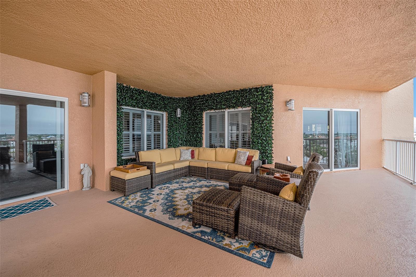 11525 GULF BLVD #401, TREASURE ISLAND, FL, 33706