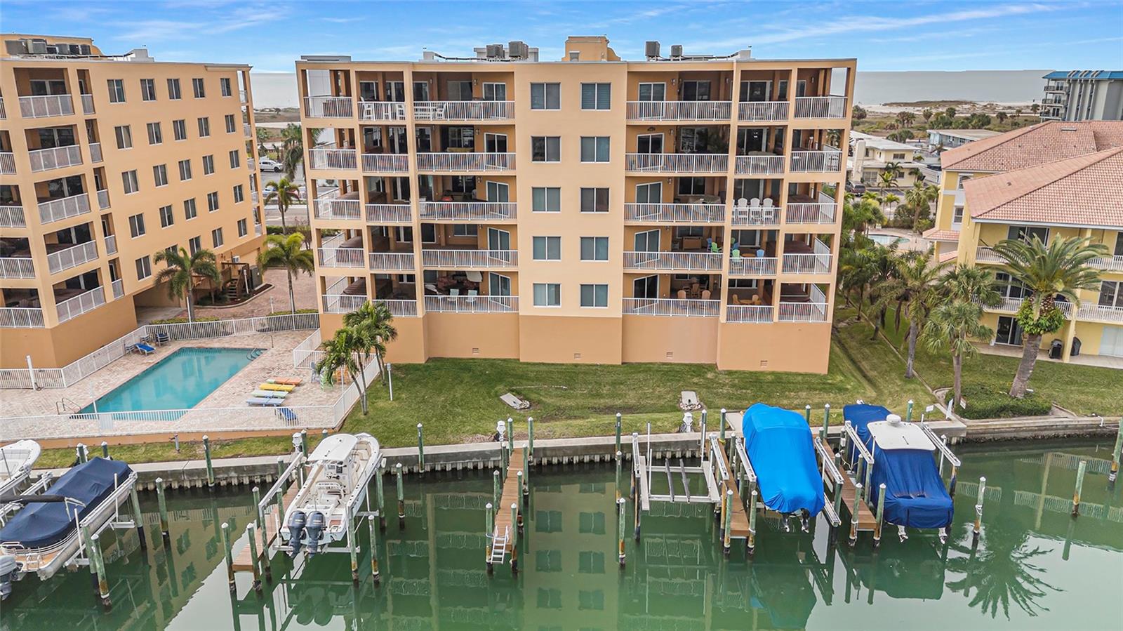 11525 GULF BLVD #401, TREASURE ISLAND, FL, 33706