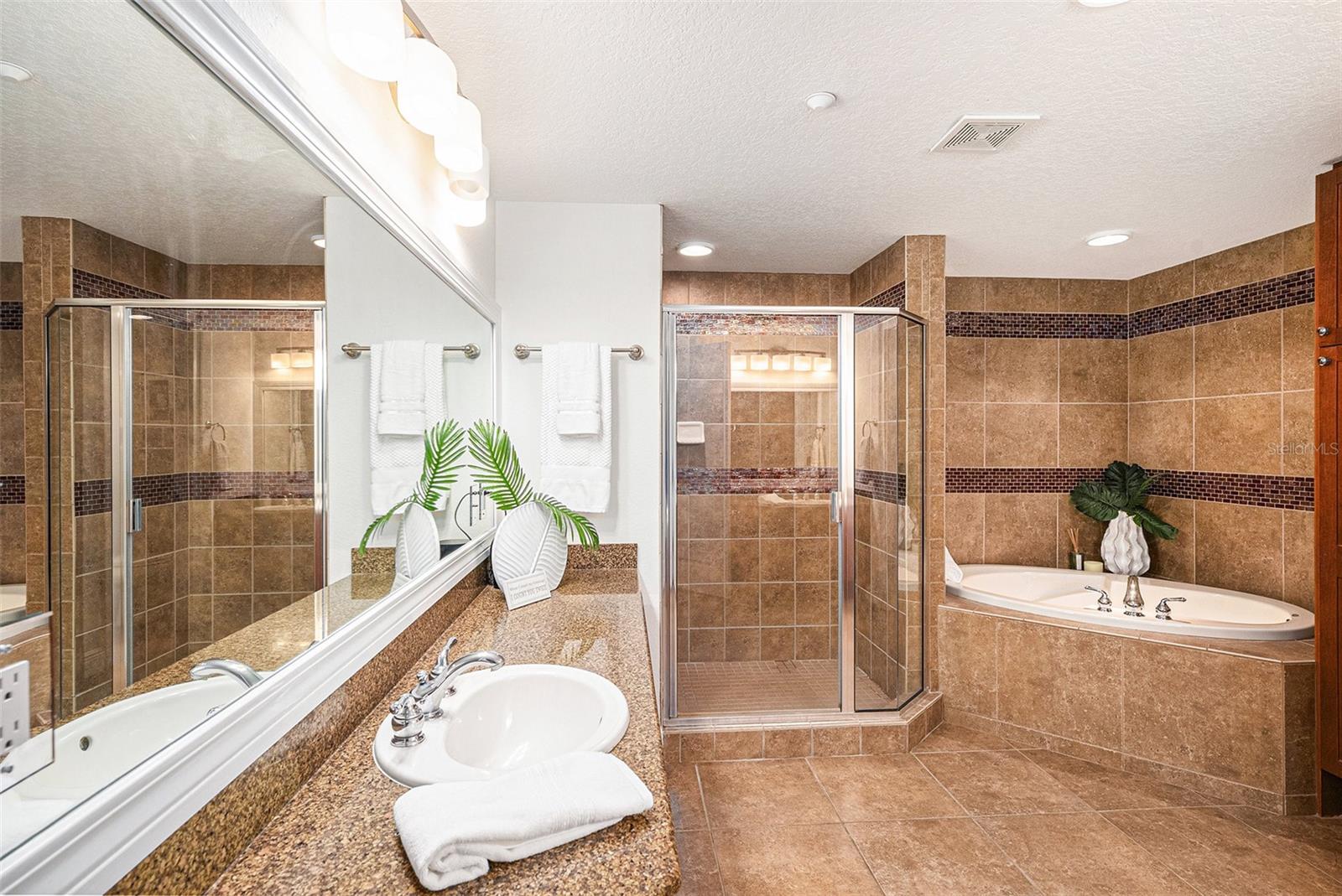 11525 GULF BLVD #401, TREASURE ISLAND, FL, 33706